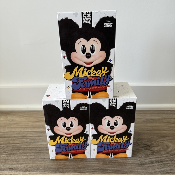 Mickey Family Cute Together Keychain Sealed Blind Box - 100% AUTHENTIC POP MART - Picture 1 of 5